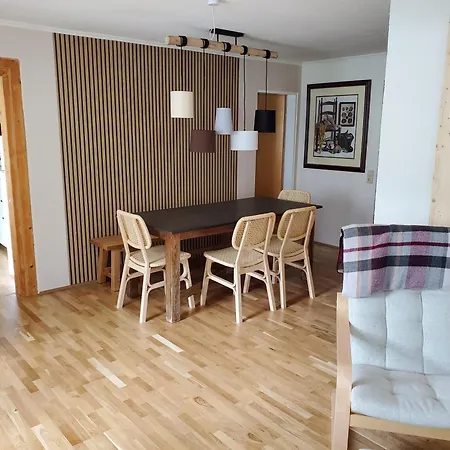 Zum Gruenen Berg Apartment *