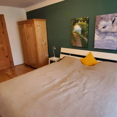 Zum Gruenen Berg Apartment